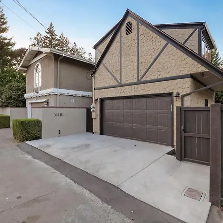 New Tudor Cottage One Block From Chico State And Downtown With Private Garage Exterior foto