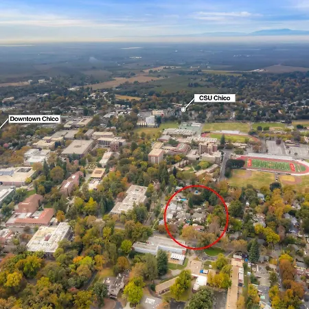 New Tudor Cottage One Block From Chico State And Downtown With Private Garage Exterior foto