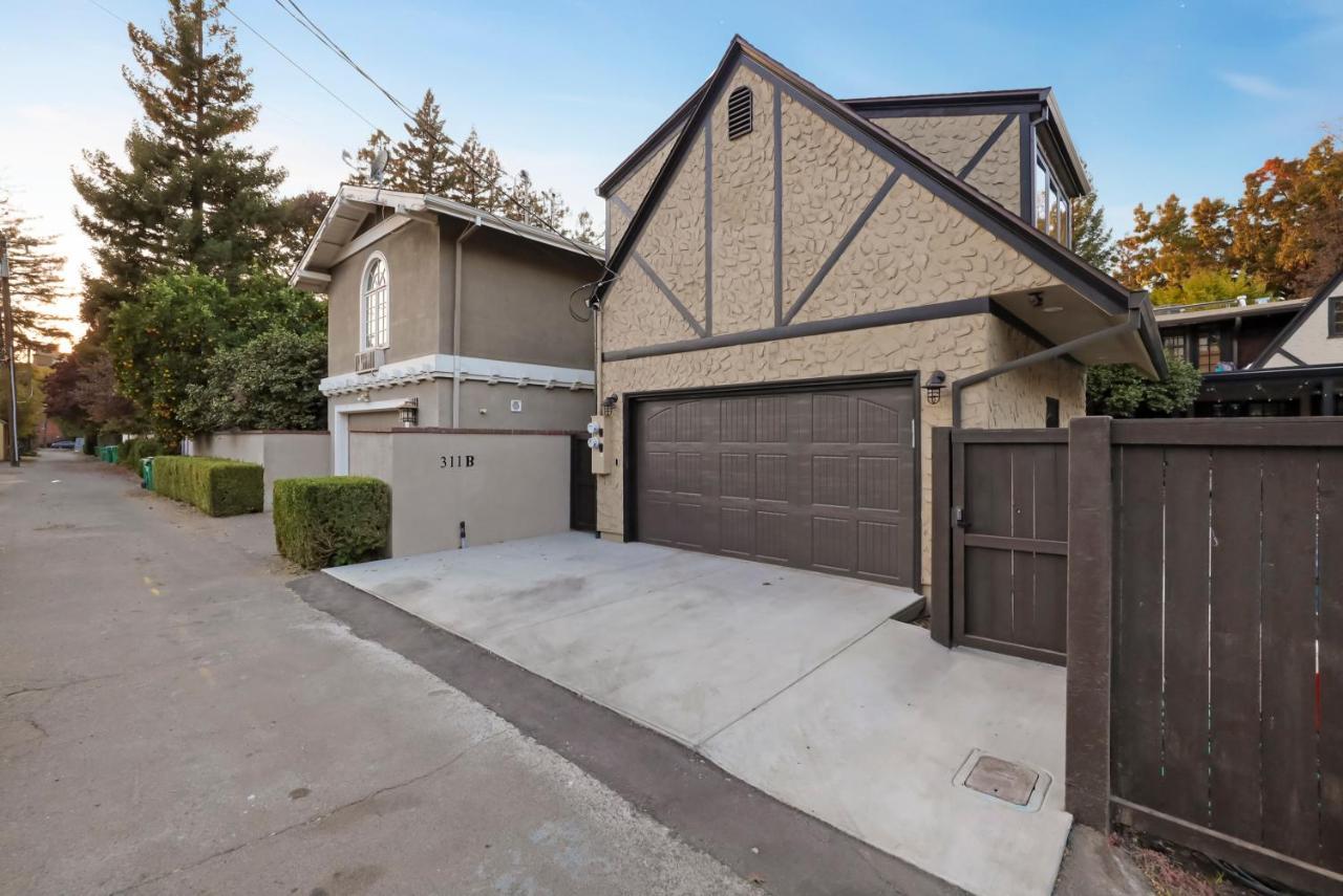New Tudor One Block From State And Downtown With Private Garage Appartement Chico