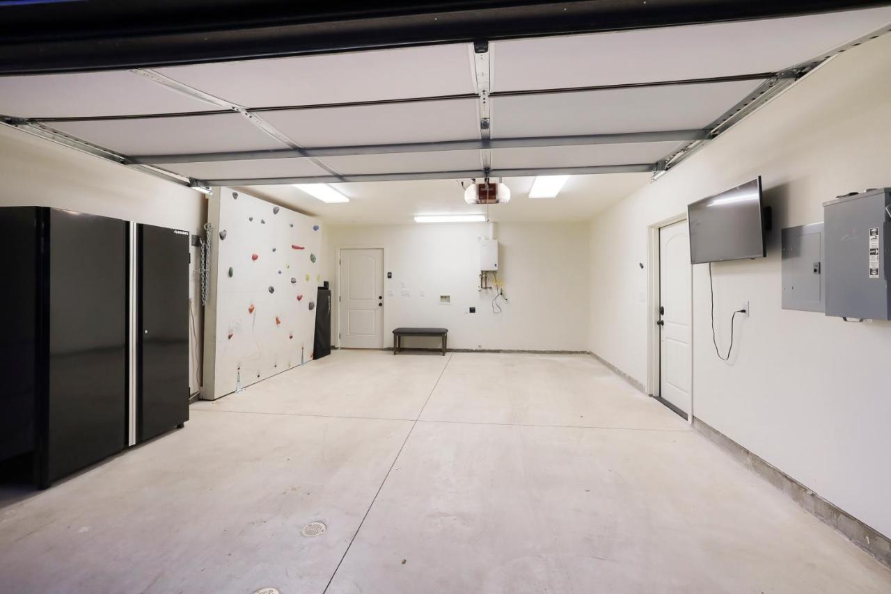 Appartement New Tudor One Block From State And Downtown With Private Garage Chico